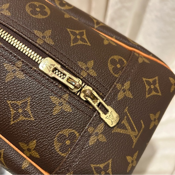 Louis Vuitton Monogram Deauville Handbag - Picture 16 of 16